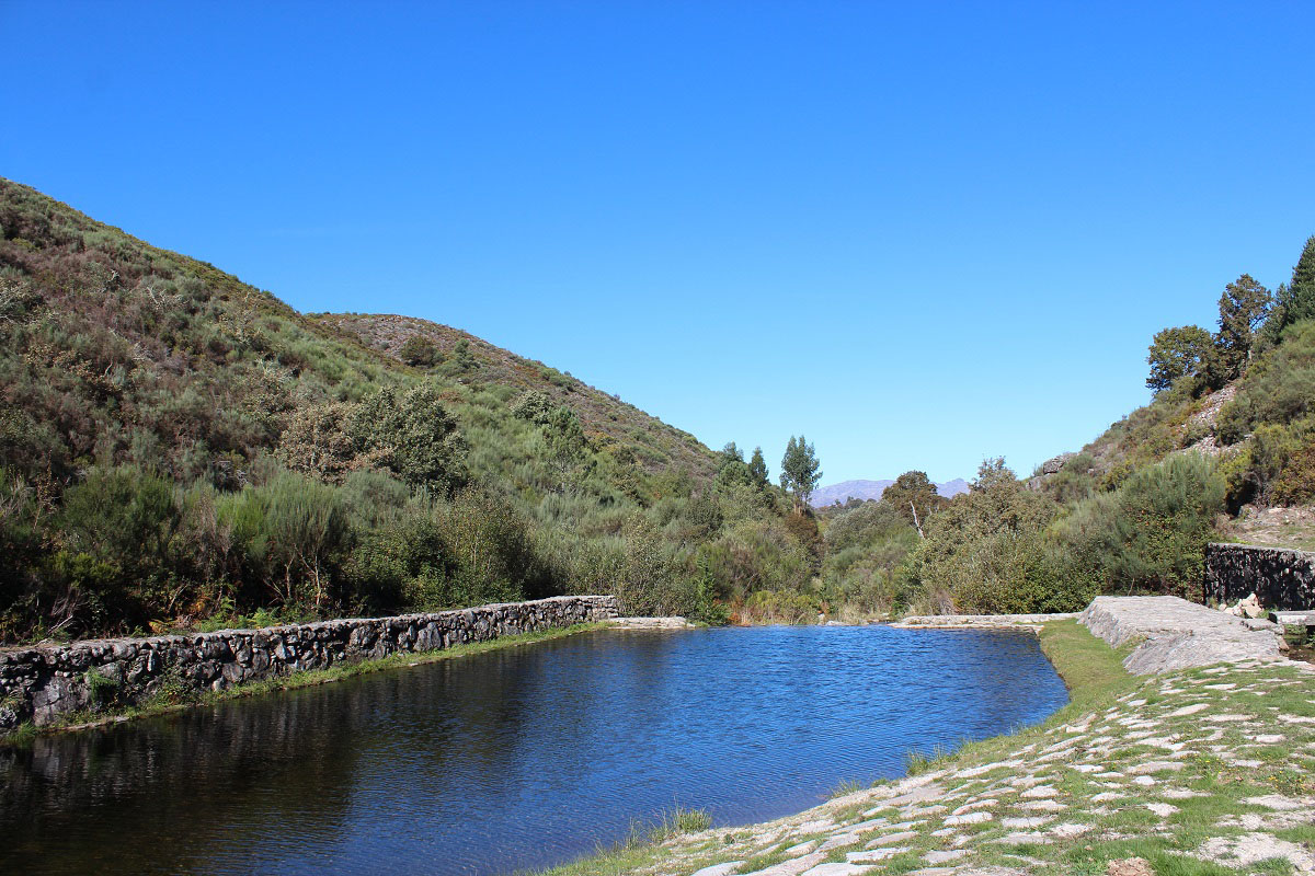 Nova rota da Serra da Cabreira liga praia fluvial baloiço panorâmico e