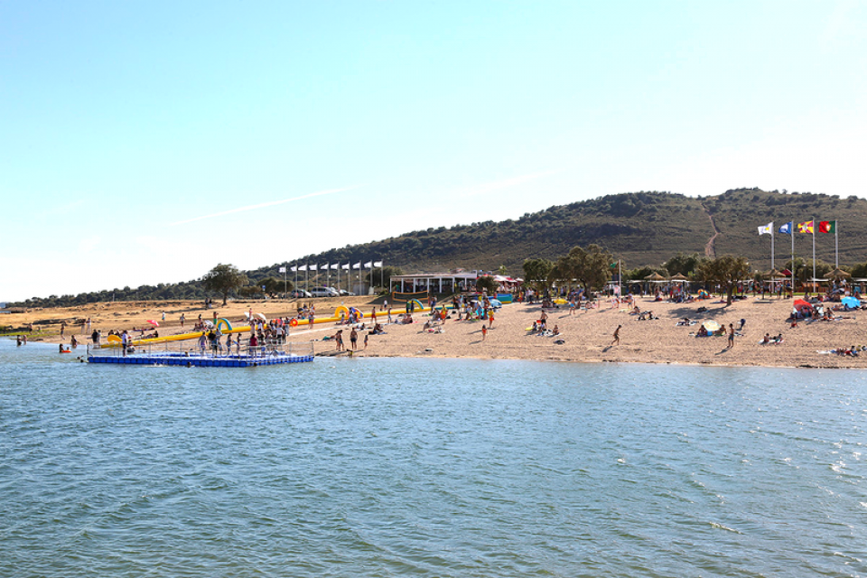 Praia fluvial de Monsaraz no Alqueva vai duplicar areal