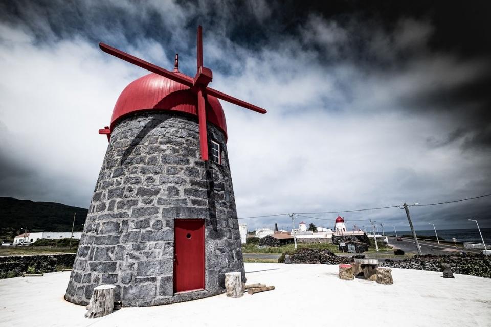 Açores: os moinhos de vento da ilha do Pico - Portugal - SAPO Viagens