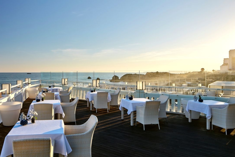 Restaurante vista Mar em espaço único na Marina de Portimão